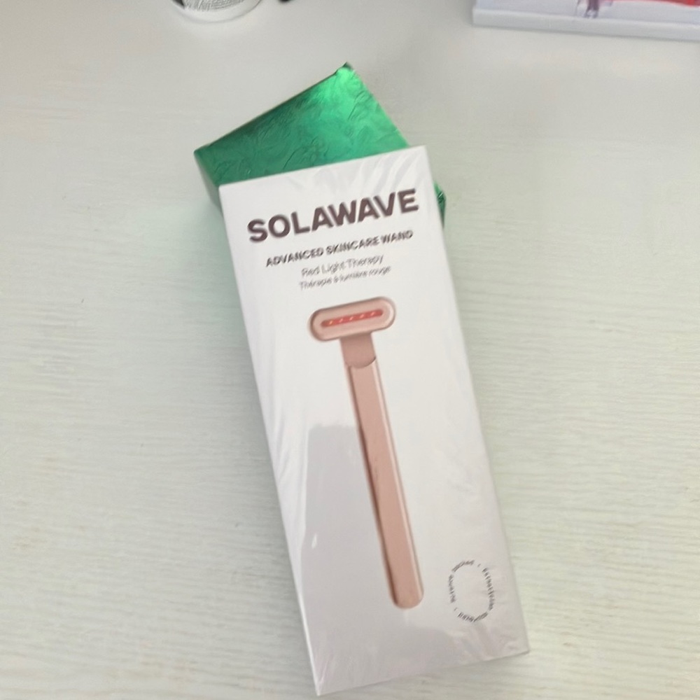 SOLAWAVE  Radiant Renewal Skincare Wand